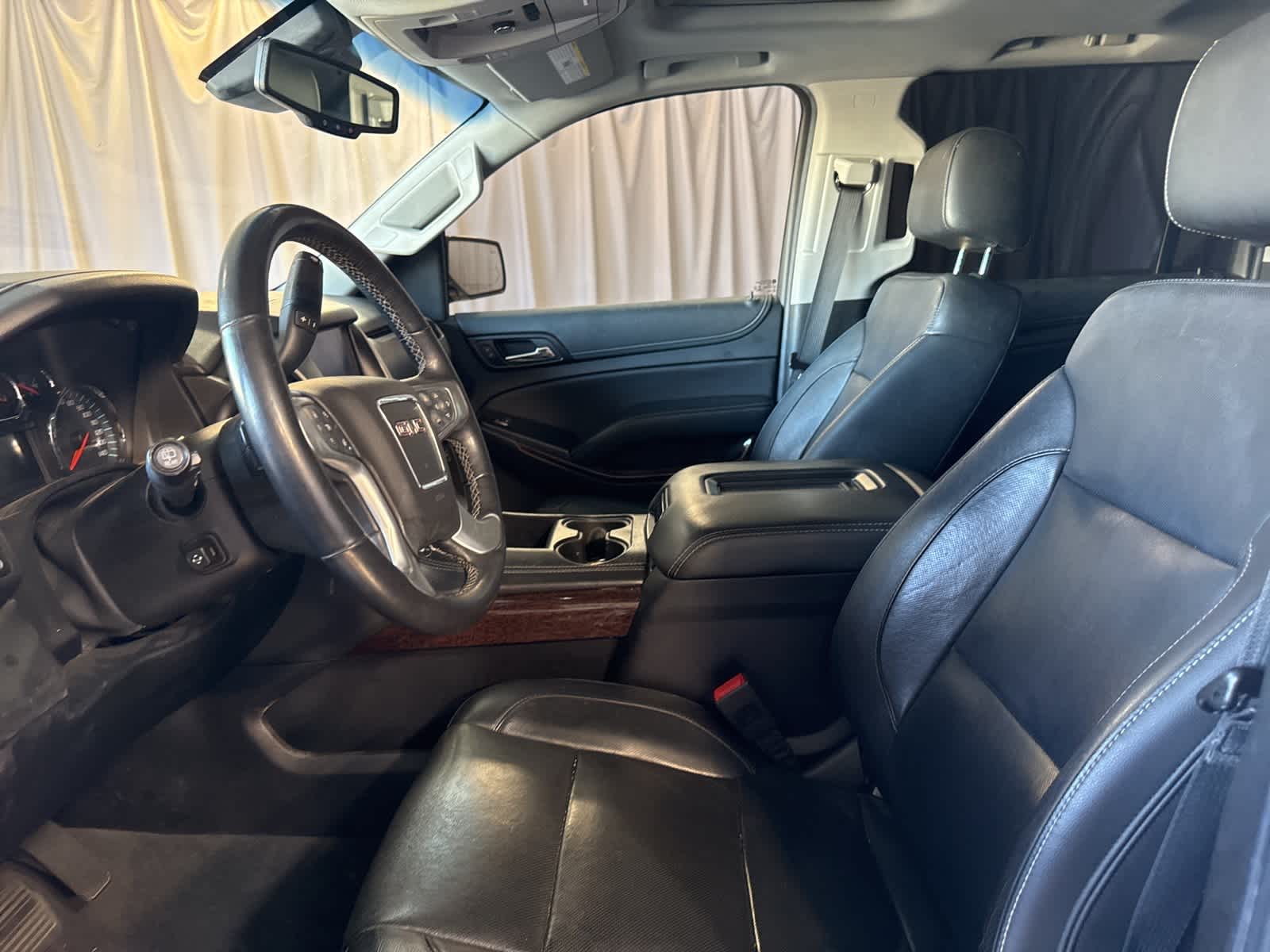 Thumbnail: 2019 GMC Yukon XL - 24