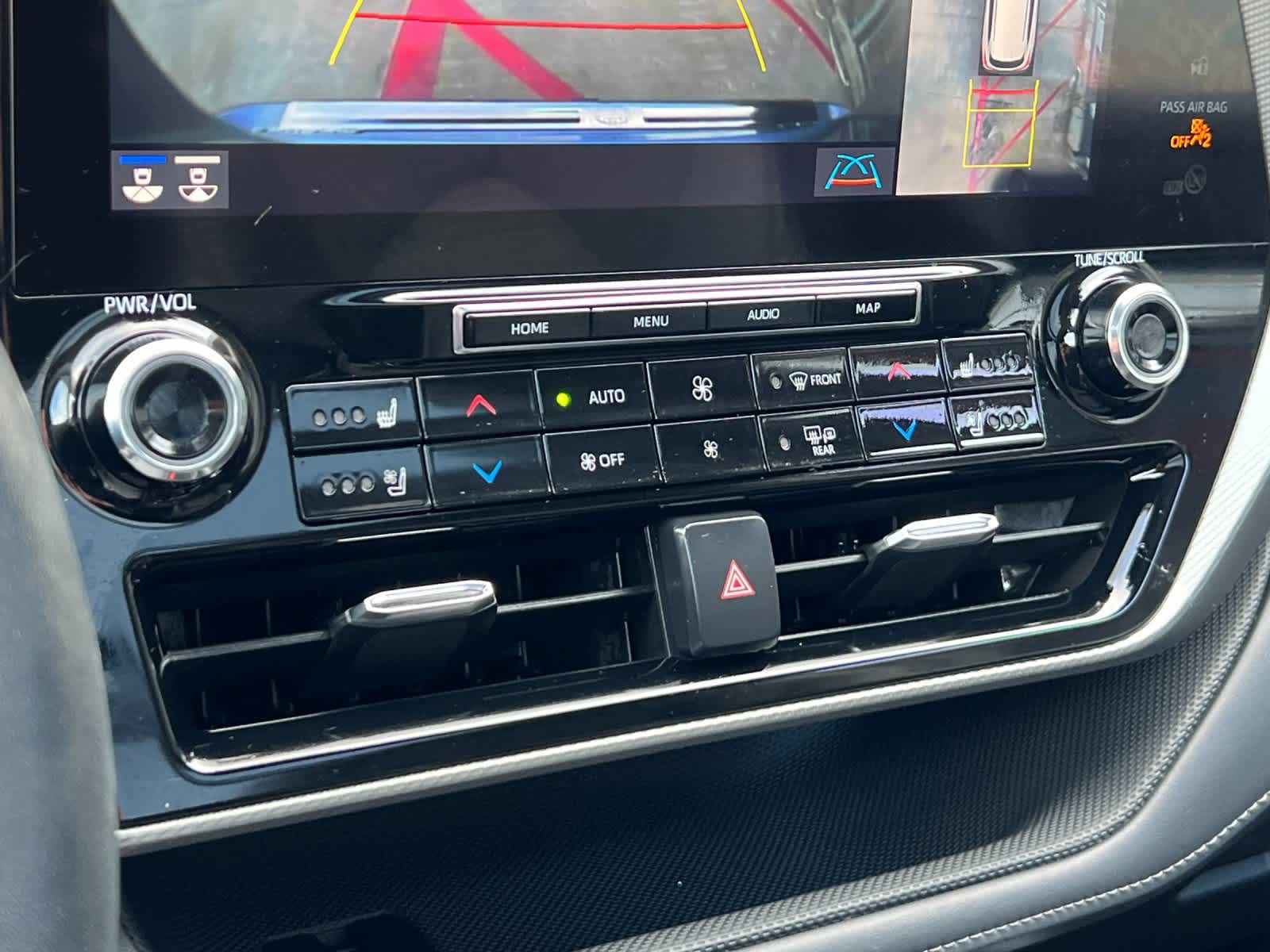 Thumbnail: 2022 Toyota Highlander - 22