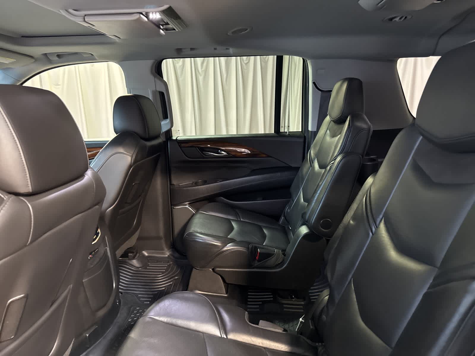 Thumbnail: 2015 Cadillac Escalade - 17