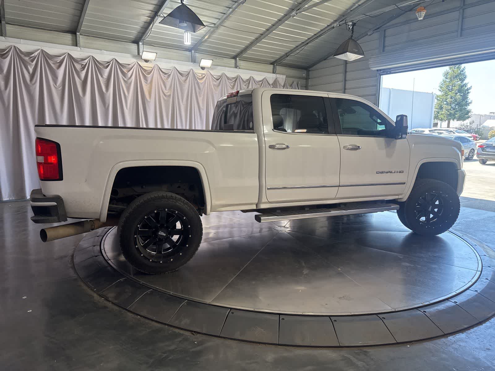 Thumbnail: 2015 GMC Sierra 2500 - 4