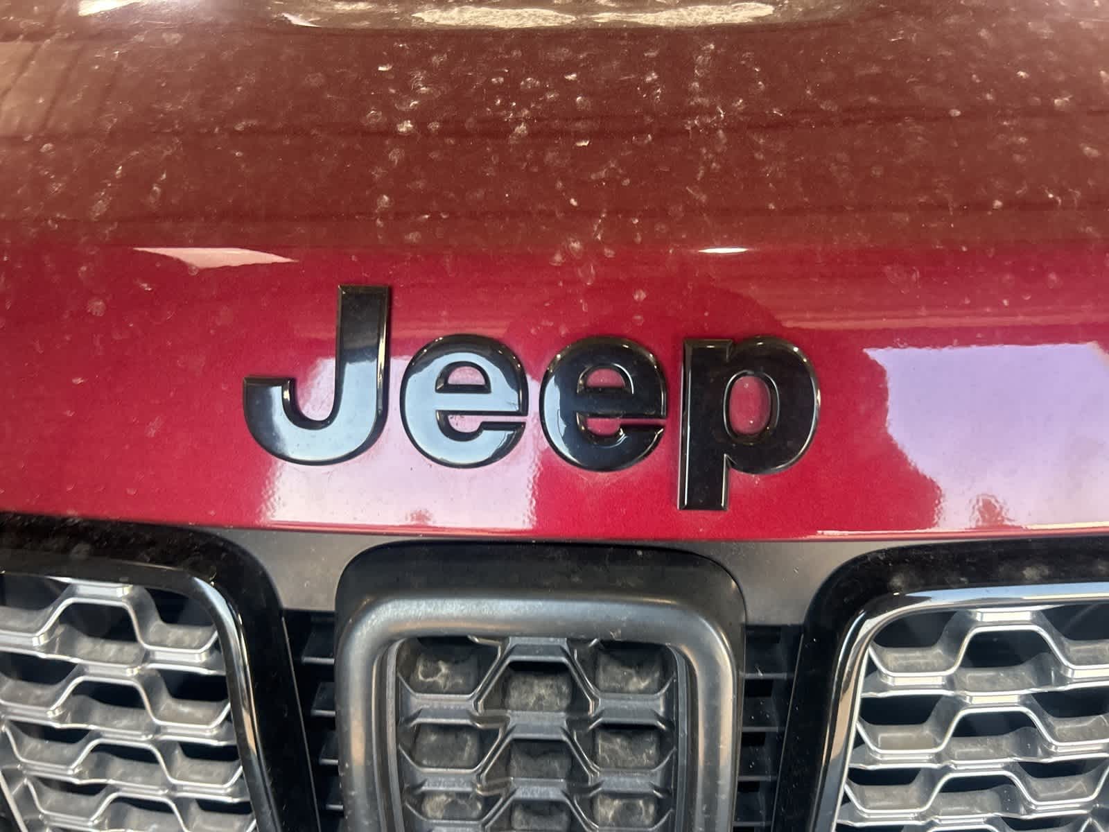Thumbnail: 2017 Jeep Grand Cherokee - 3