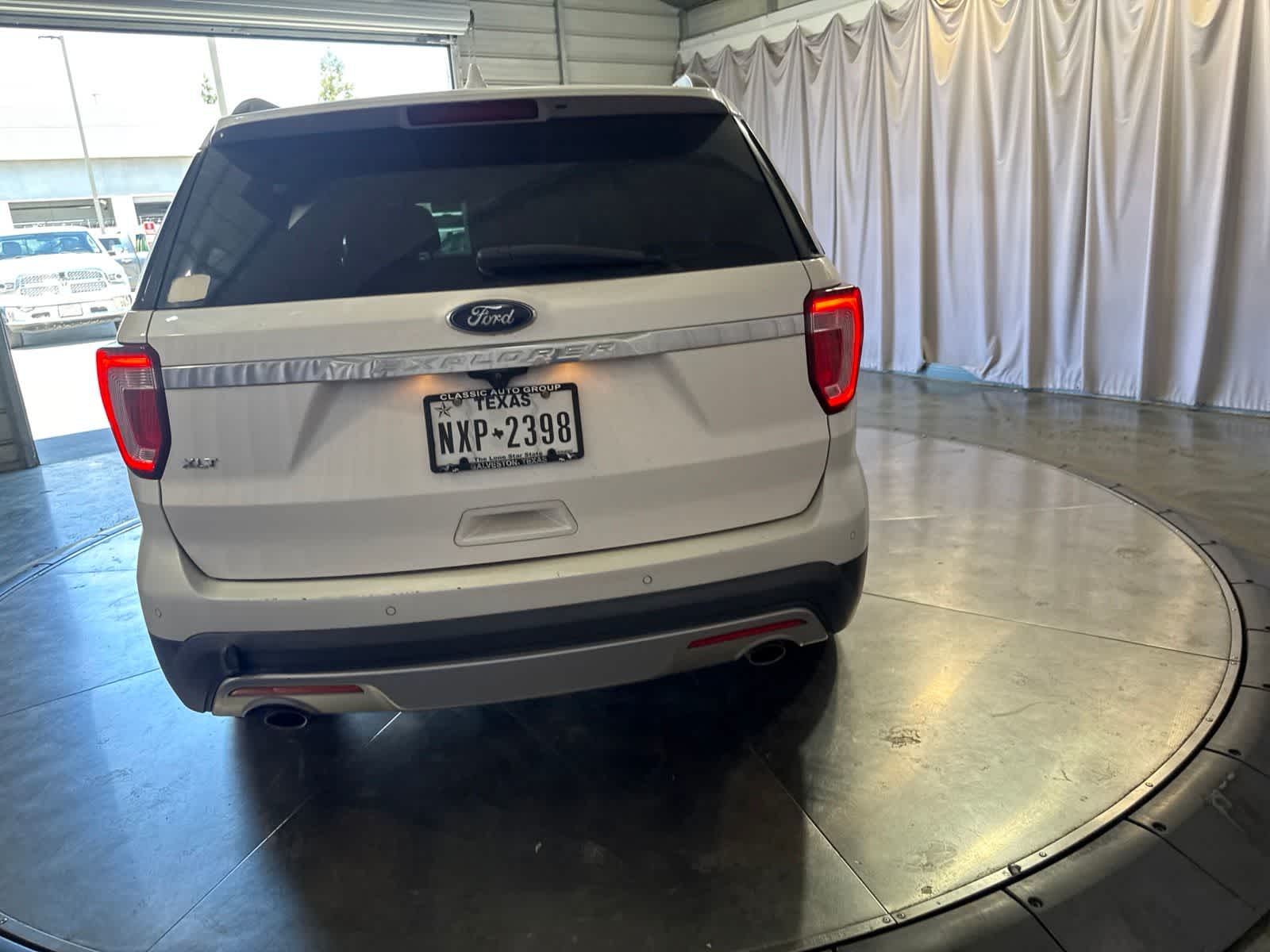 Thumbnail: 2017 Ford Explorer - 5