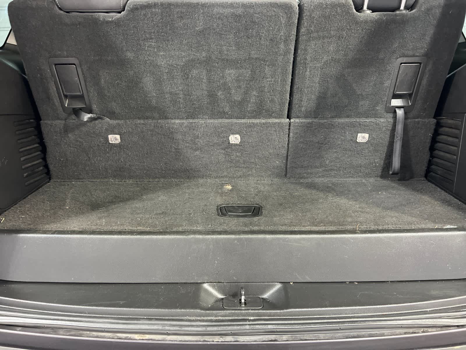 Thumbnail: 2017 Chevrolet Tahoe - 16