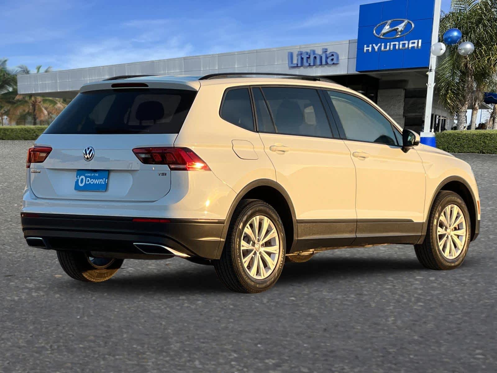 Thumbnail: 2018 Volkswagen Tiguan - 3