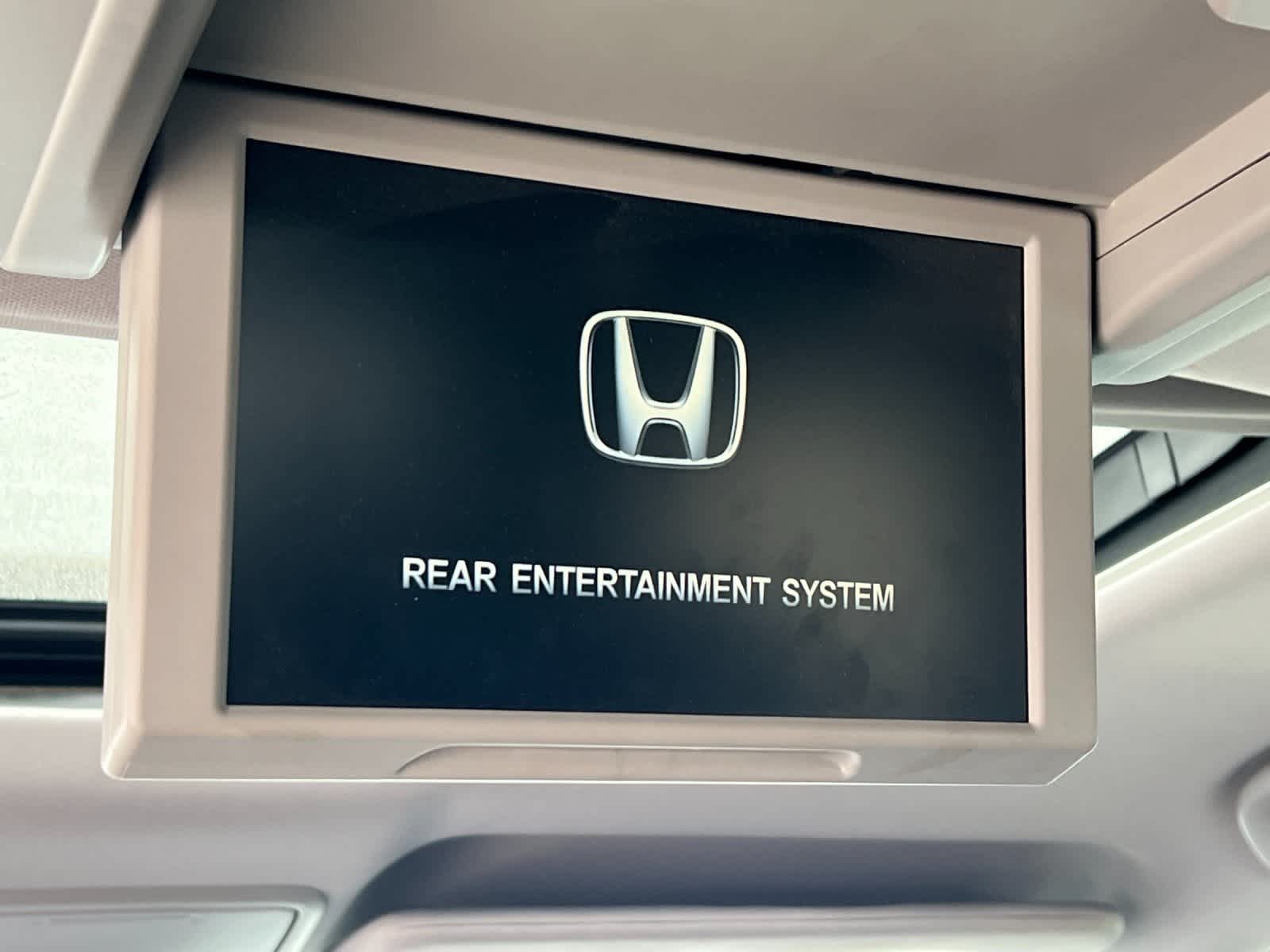 Thumbnail: 2018 Honda Pilot - 17