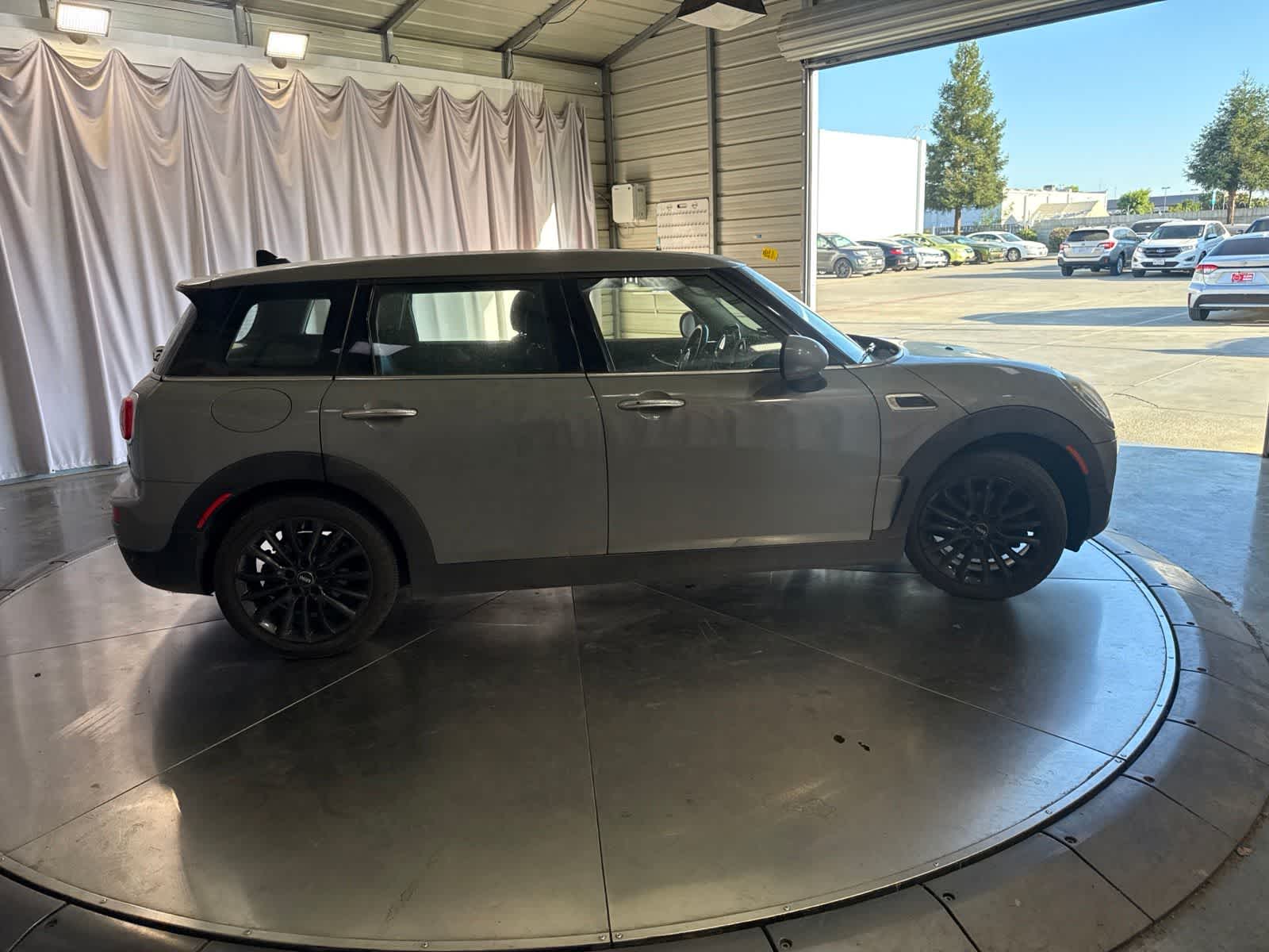 Thumbnail: 2017 MINI Cooper Clubman - 4