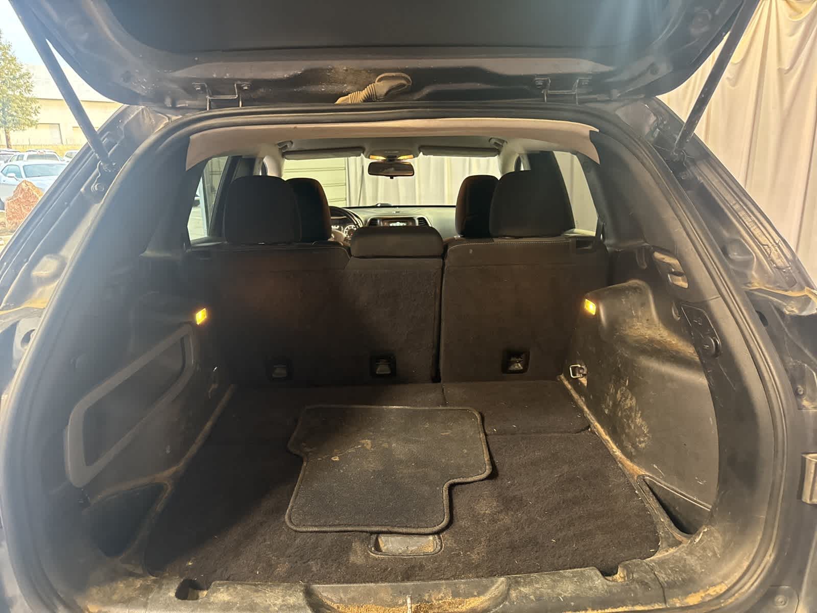 Thumbnail: 2018 Jeep Cherokee - 12