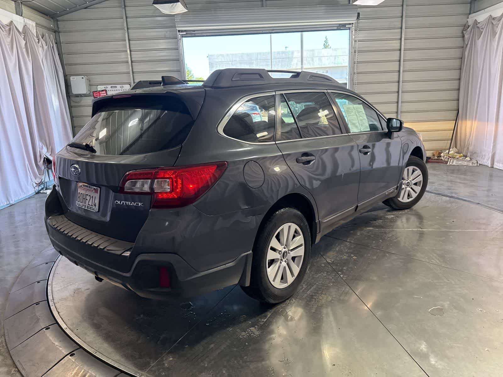 2018 Subaru Outback 2.5i Premium with photo 2
