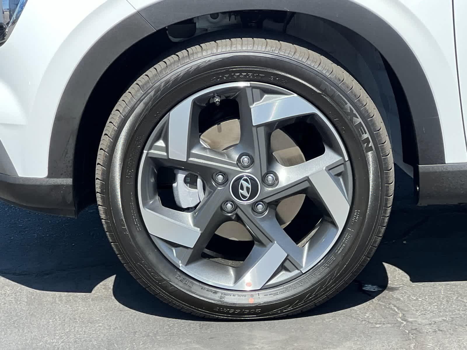 Thumbnail: 2025 Hyundai Venue - 25