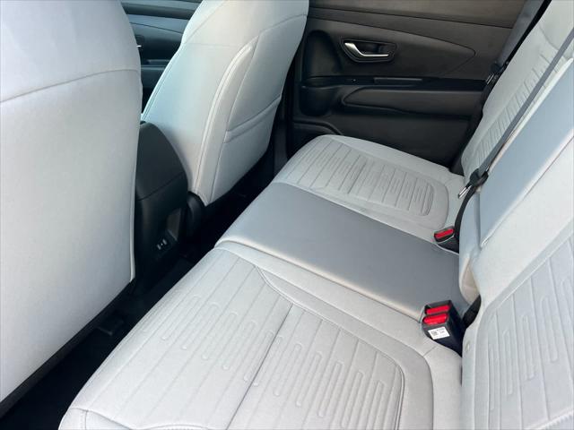 2025 Hyundai Santa Cruz SE 4