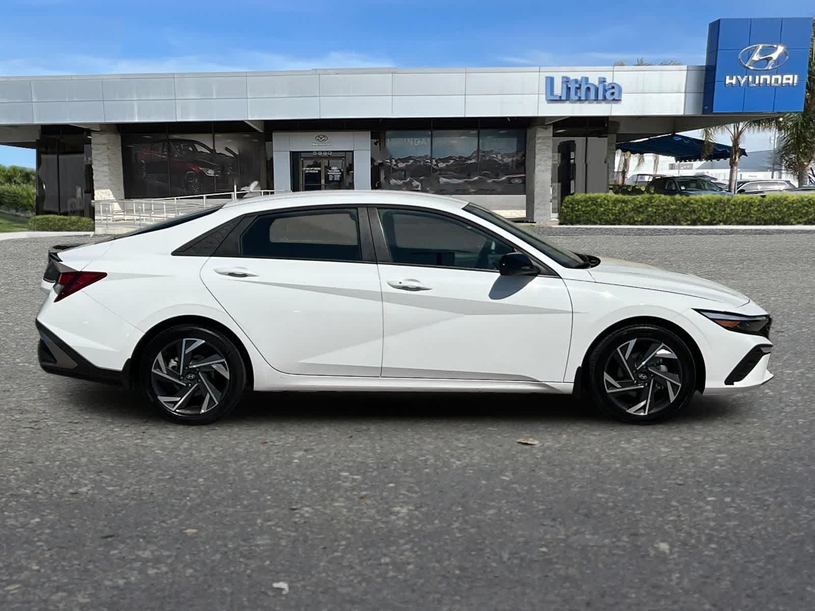 Thumbnail: 2025 Hyundai Elantra - 9