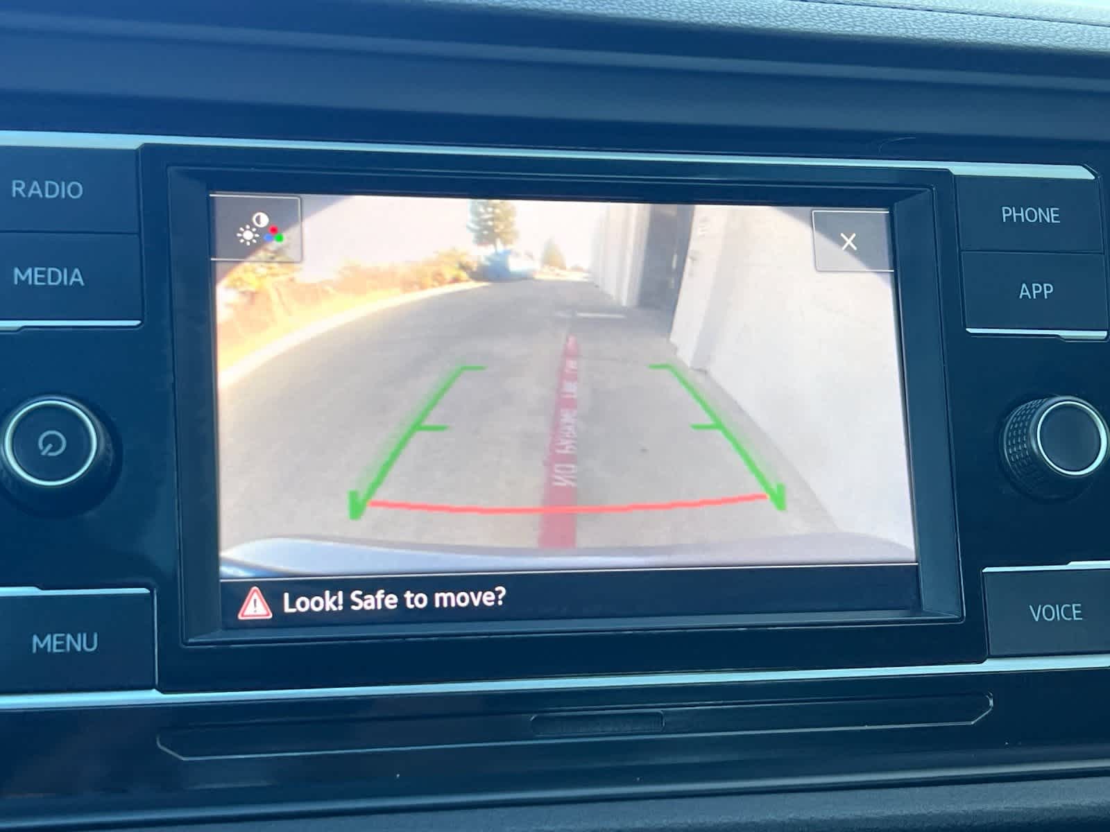 Thumbnail: 2020 Volkswagen Jetta - 18