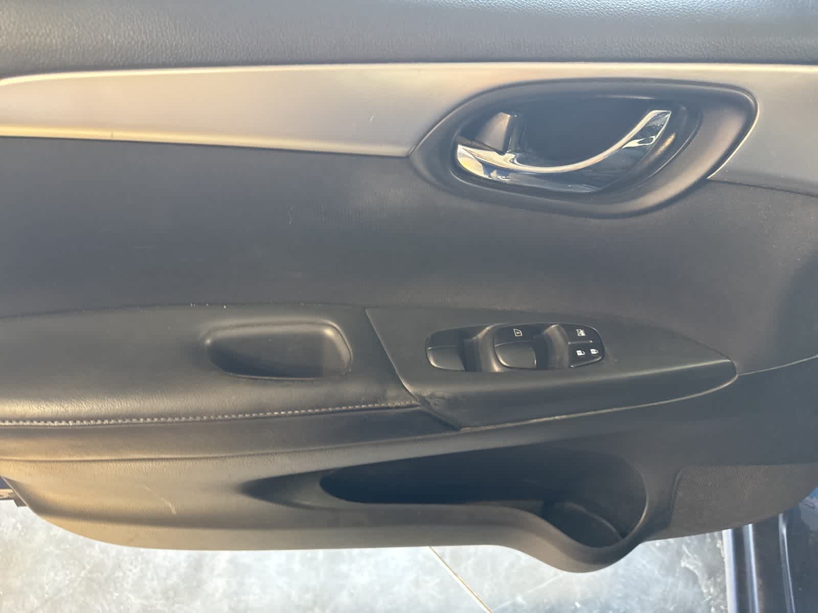 Thumbnail: 2017 Nissan Sentra - 17