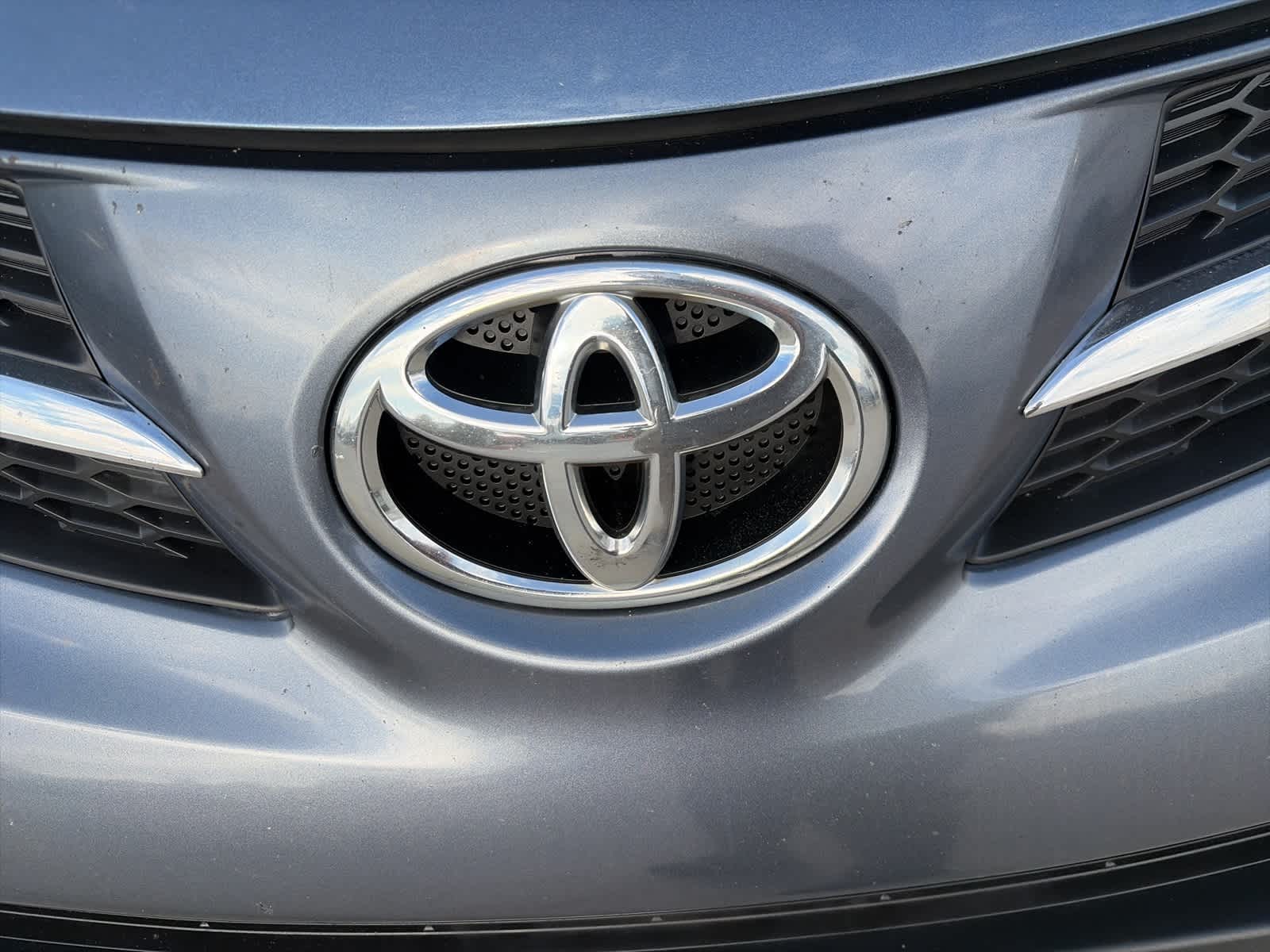 Thumbnail: 2013 Toyota RAV4 - 3