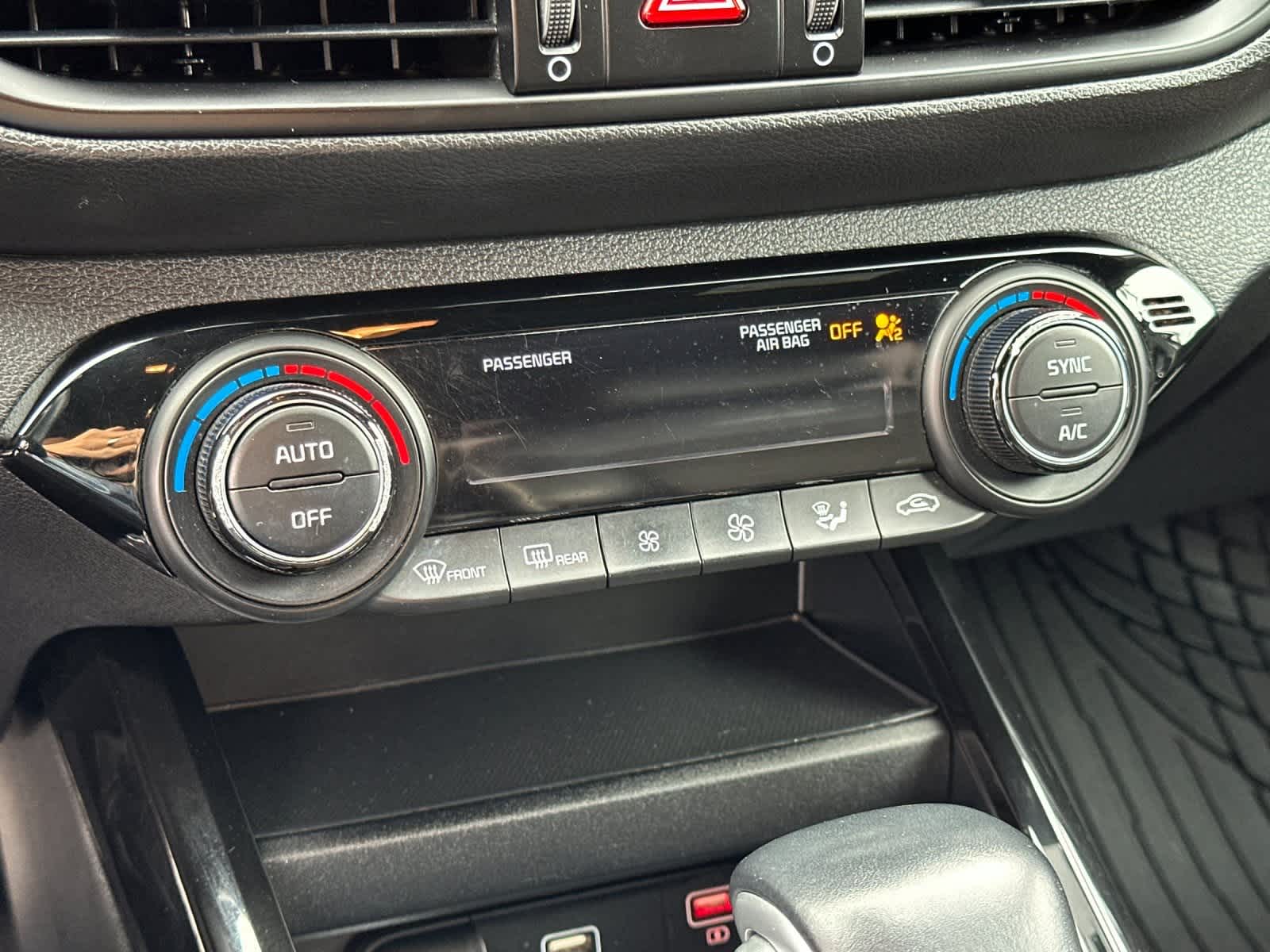 Thumbnail: 2023 Kia Forte - 20