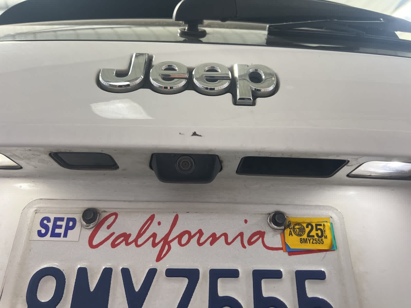 Thumbnail: 2019 Jeep Cherokee - 25