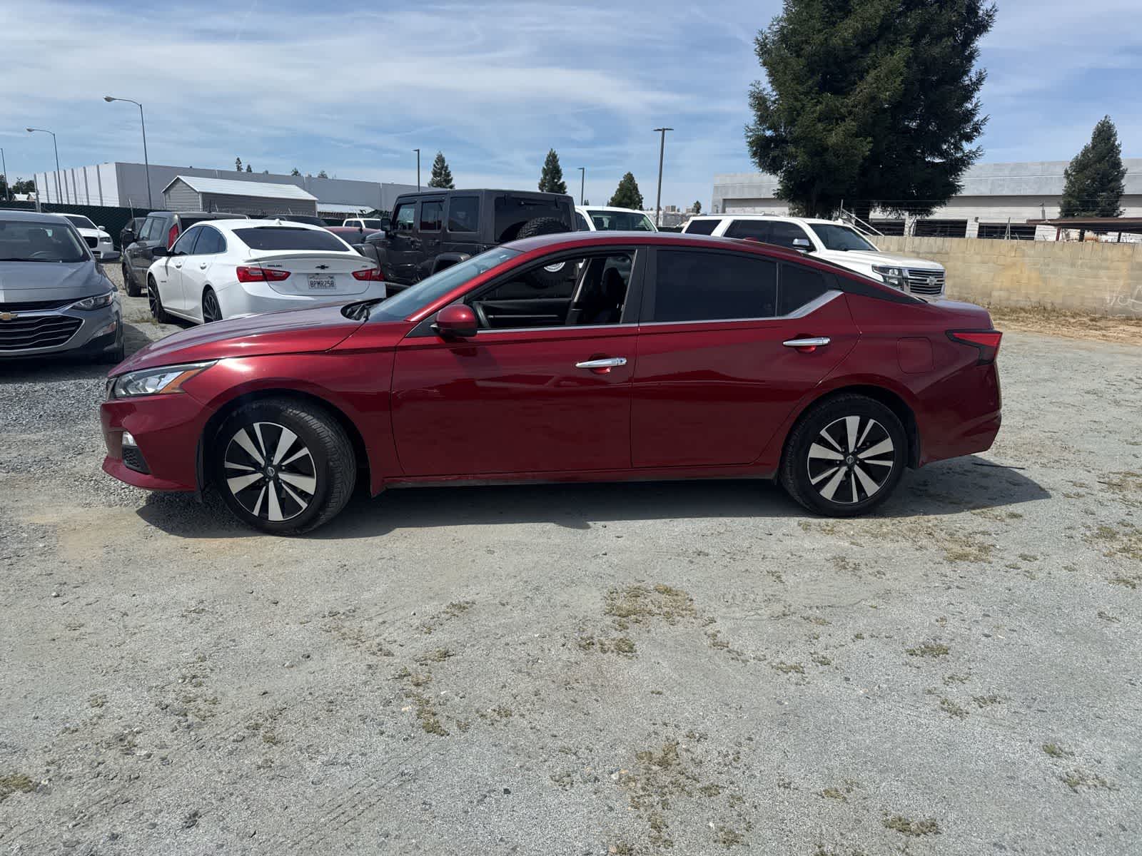 2022 Nissan Altima 2.5 SV photo 6
