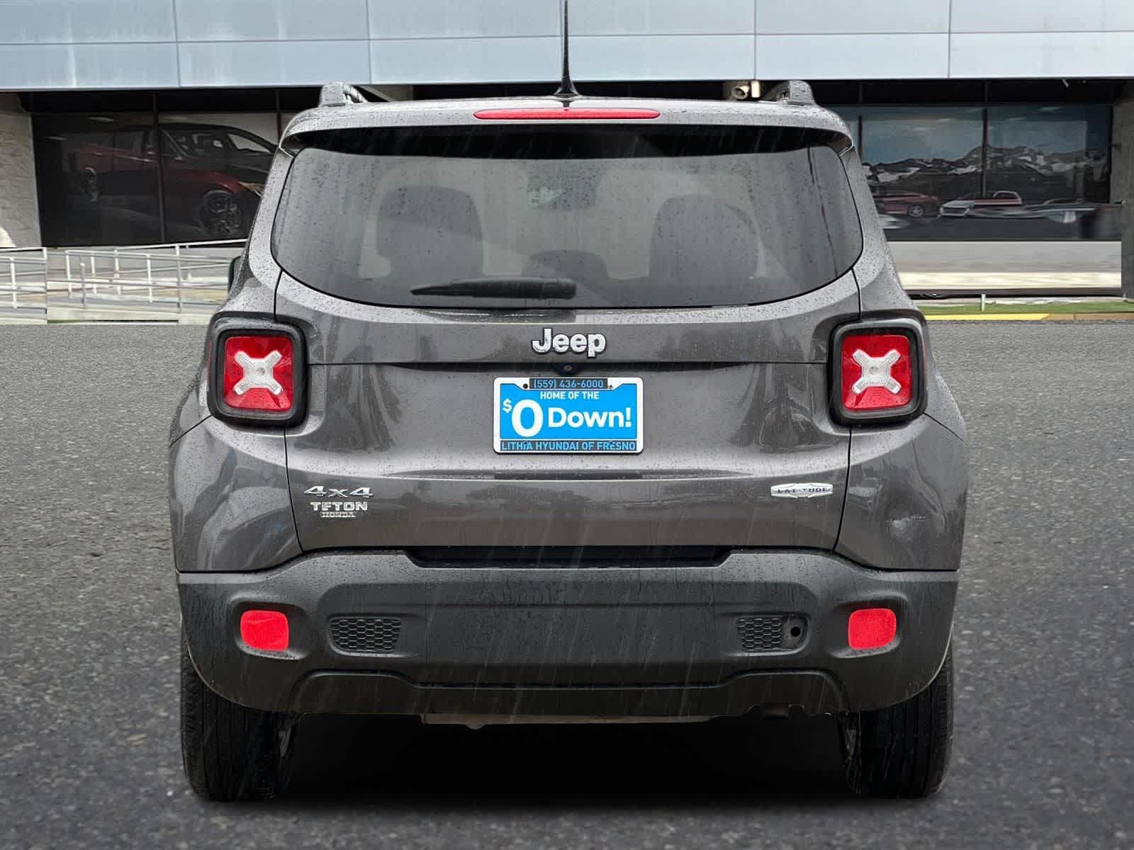 Thumbnail: 2017 Jeep Renegade - 8