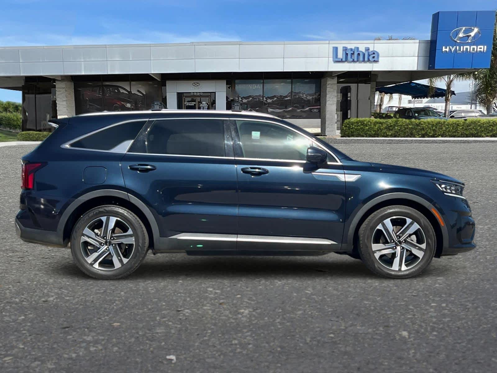 Thumbnail: 2022 Kia Sorento - 8