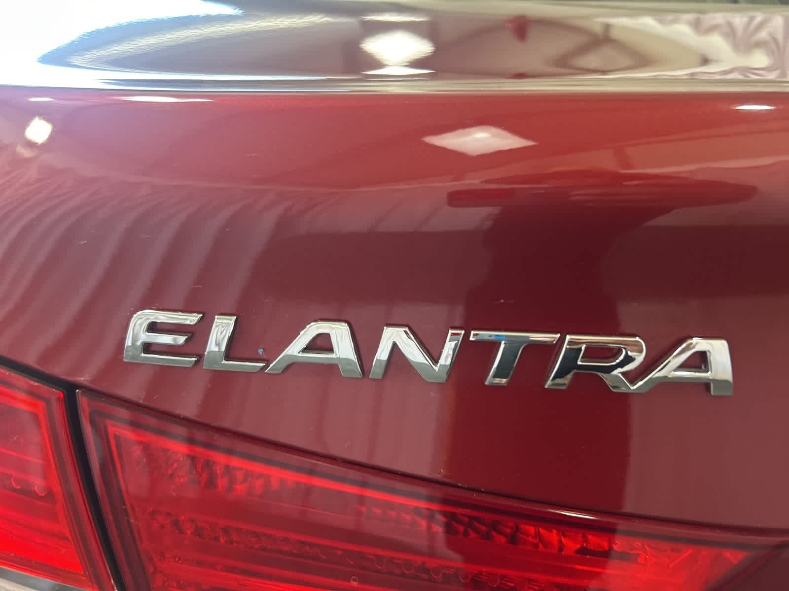 Thumbnail: 2013 Hyundai Elantra - 11