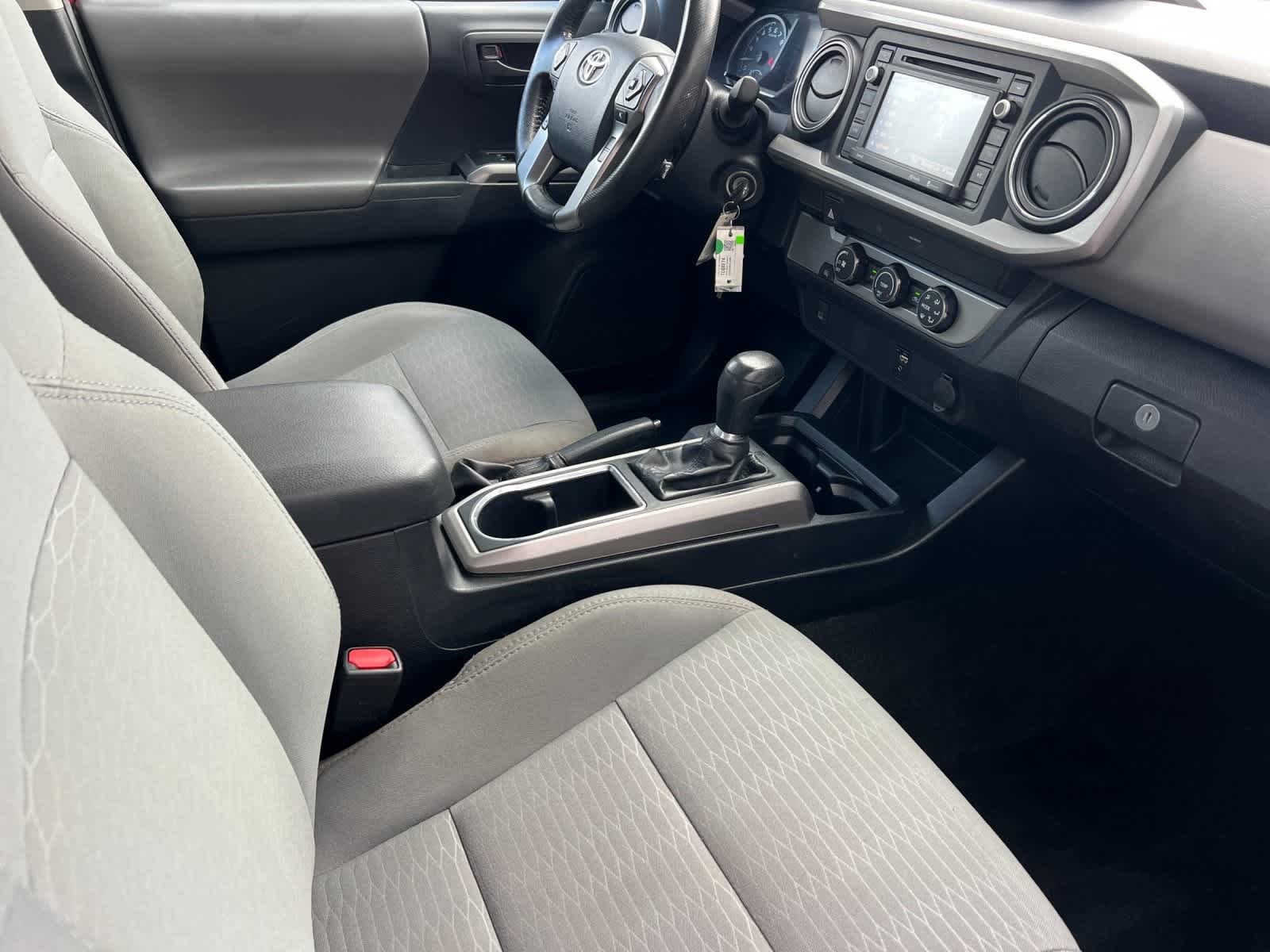 Thumbnail: 2019 Toyota Tacoma - 16