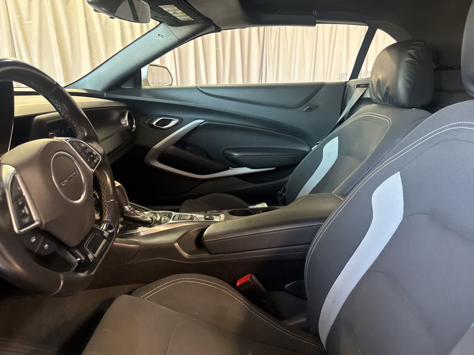 Thumbnail: 2019 Chevrolet Camaro - 16
