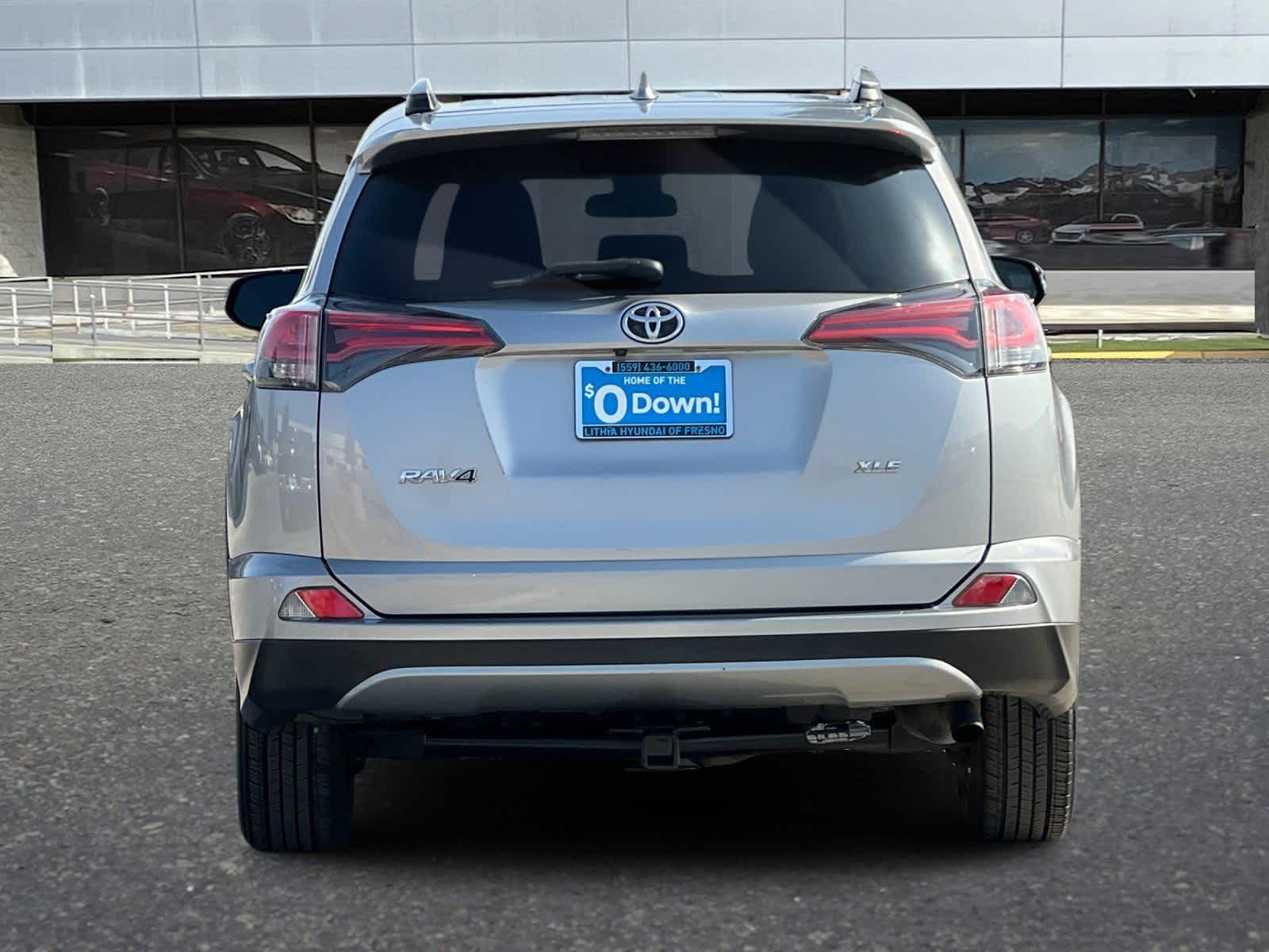 Thumbnail: 2018 Toyota RAV4 - 8
