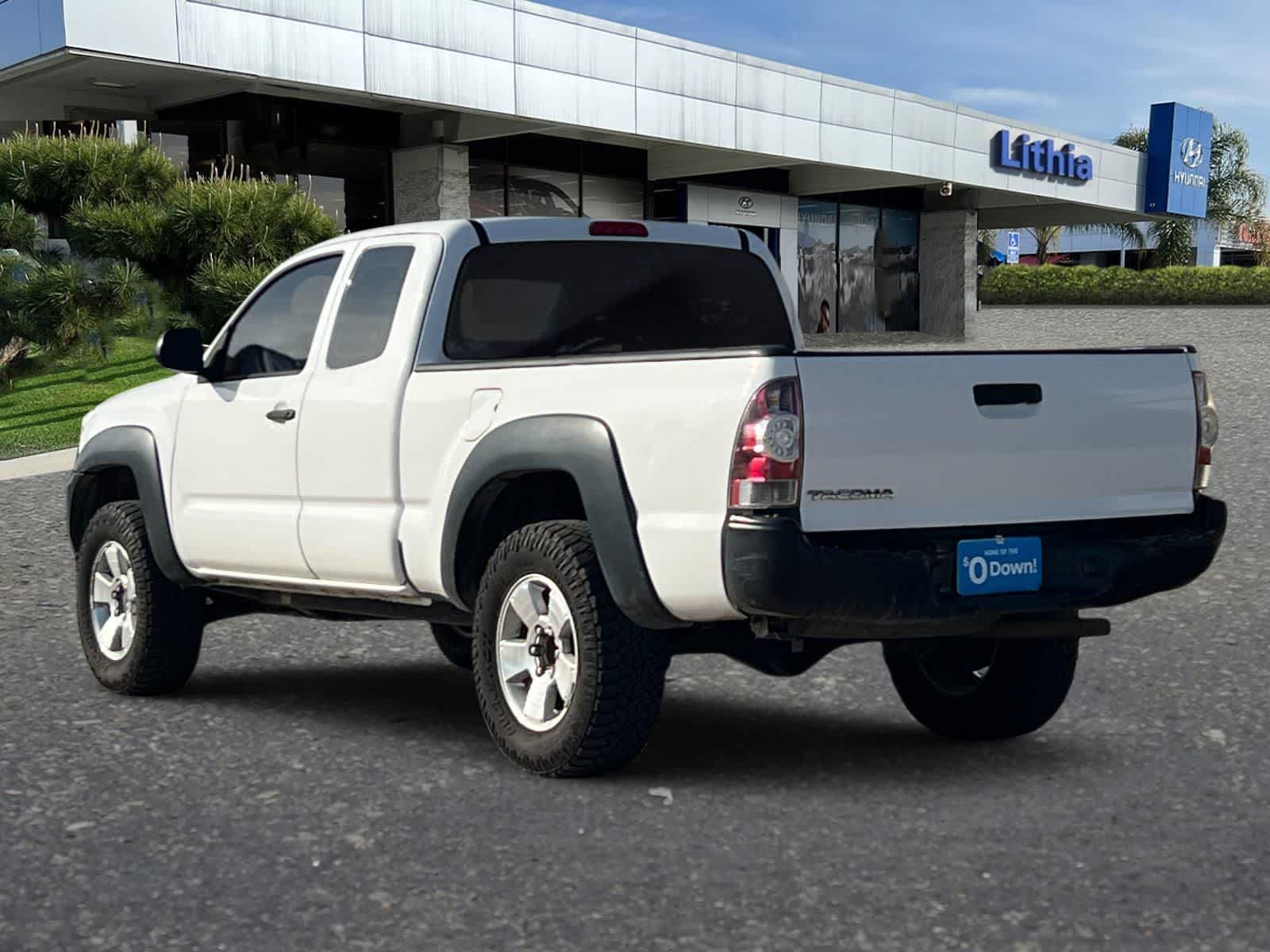 Thumbnail: 2015 Toyota Tacoma - 7