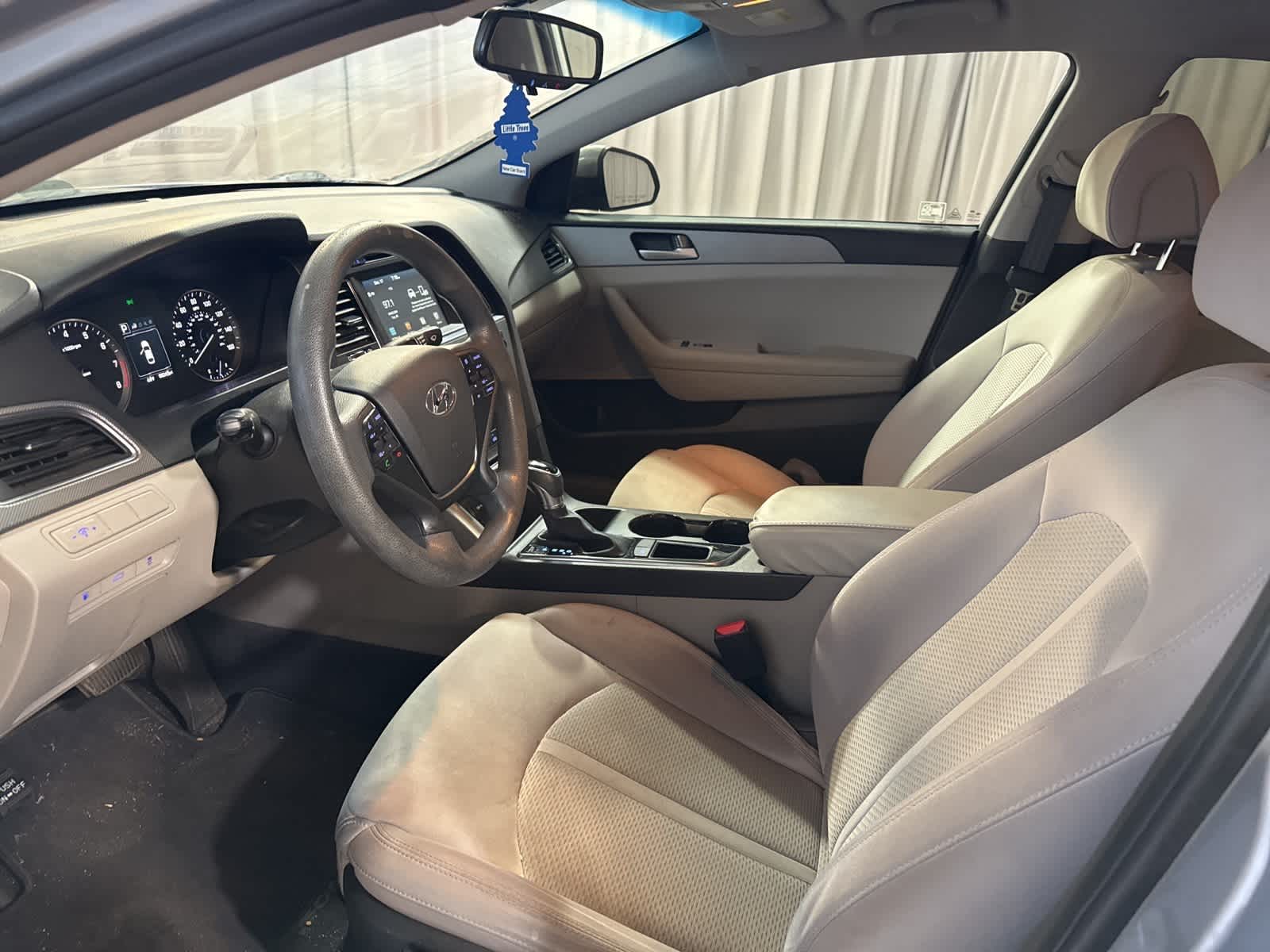 Thumbnail: 2017 Hyundai Sonata - 16