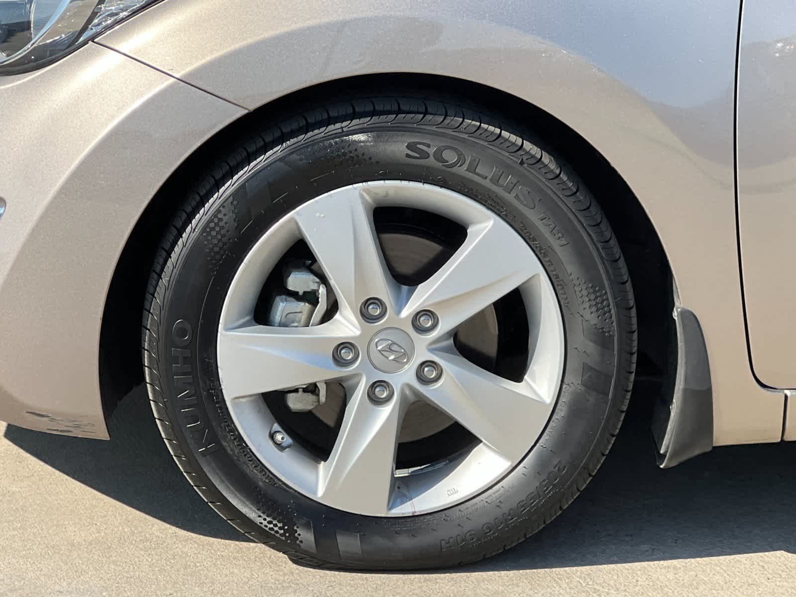 Thumbnail: 2013 Hyundai Elantra - 24