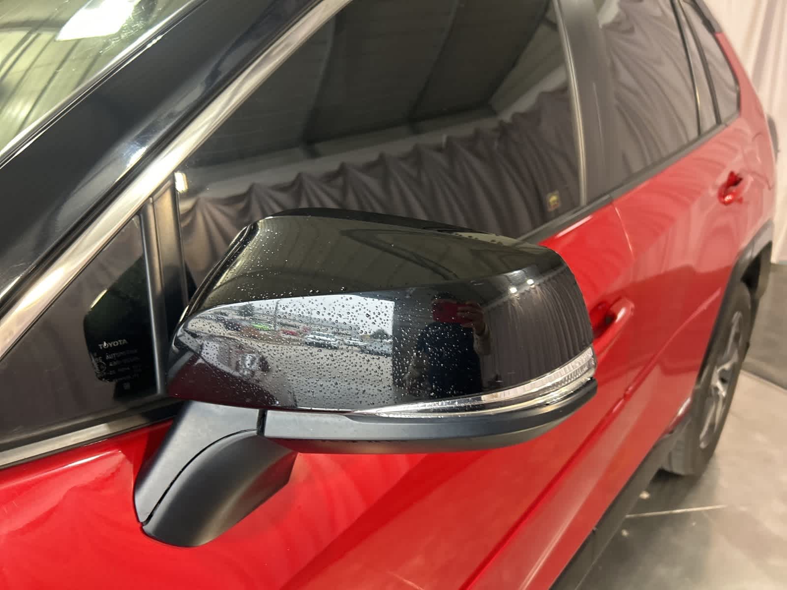 Thumbnail: 2021 Toyota RAV4 - 17