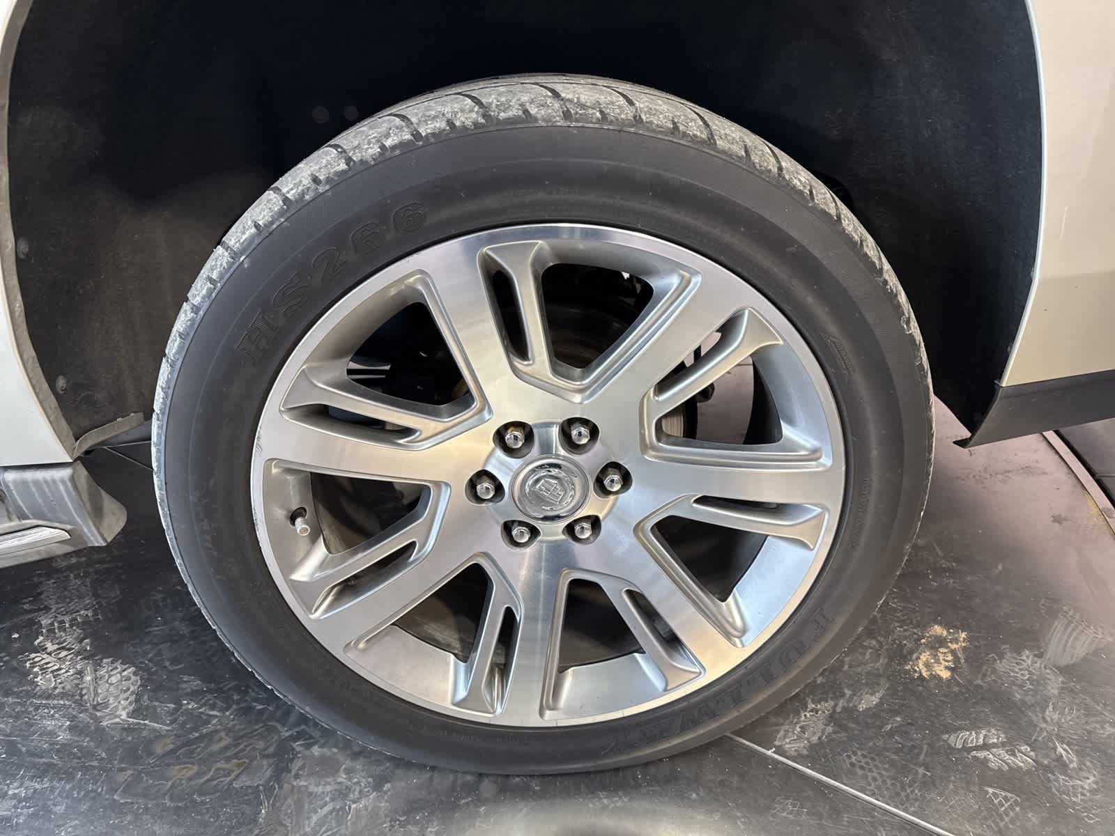 Thumbnail: 2015 Cadillac Escalade - 9