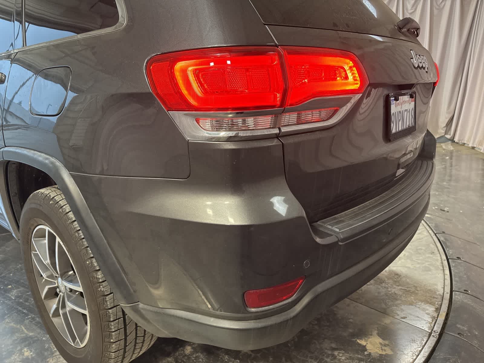 Thumbnail: 2018 Jeep Grand Cherokee - 10