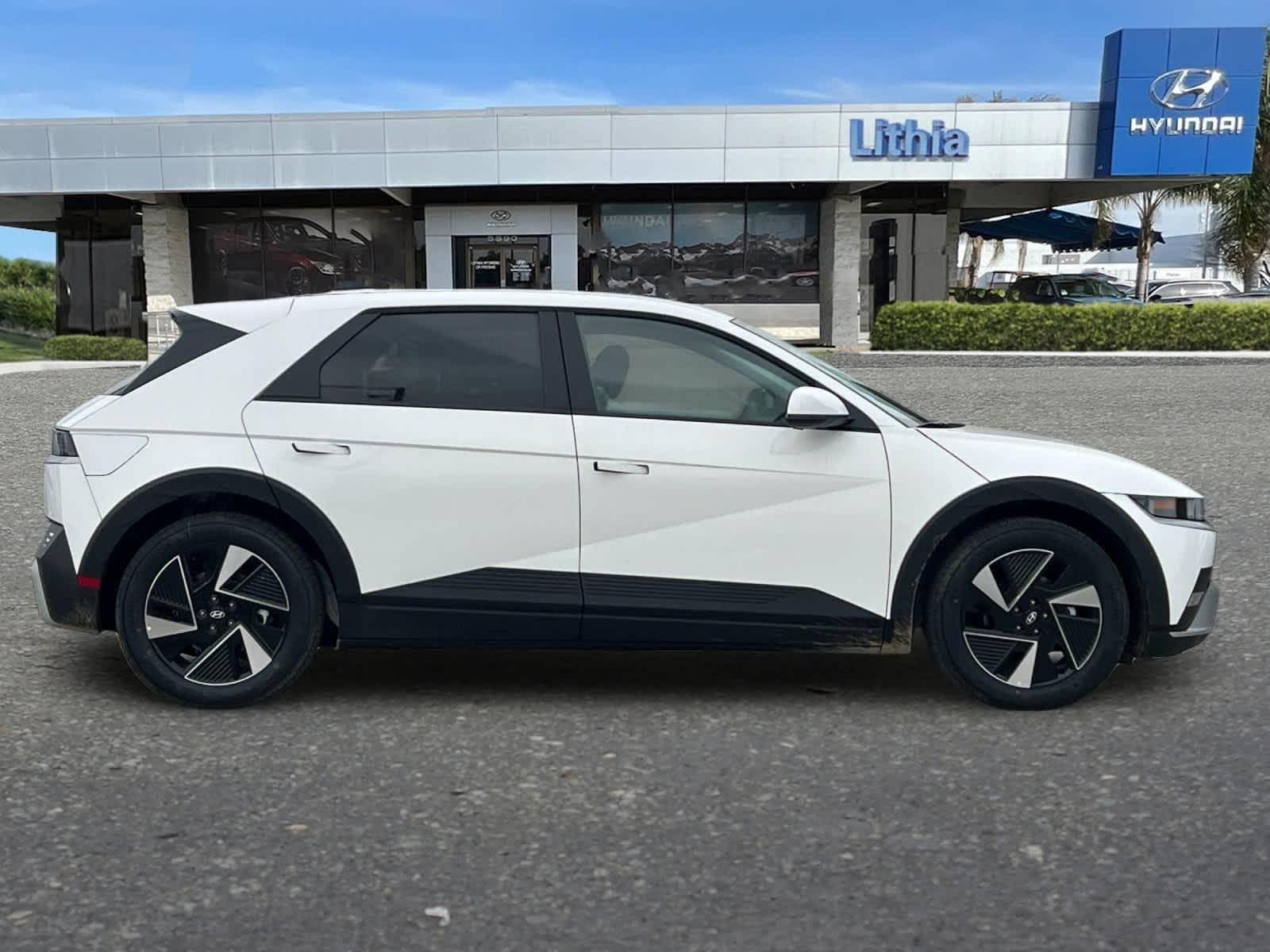 Thumbnail: 2026 Hyundai Ioniq 5 - 8