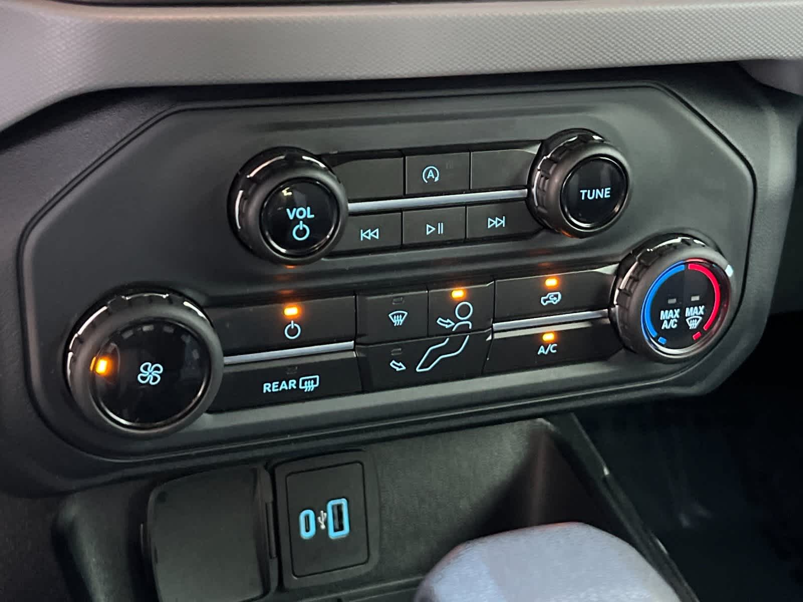 Thumbnail: 2022 Ford Bronco - 21