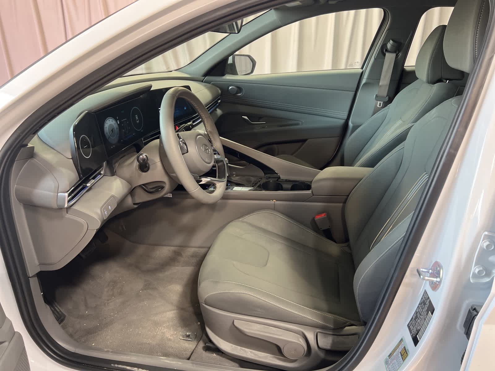 Thumbnail: 2025 Hyundai Elantra - 20