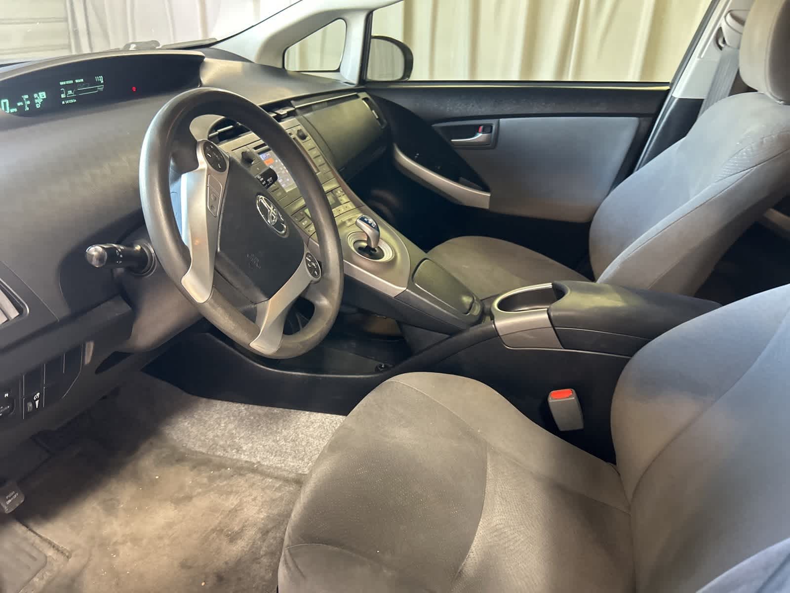 Thumbnail: 2015 Toyota Prius - 26