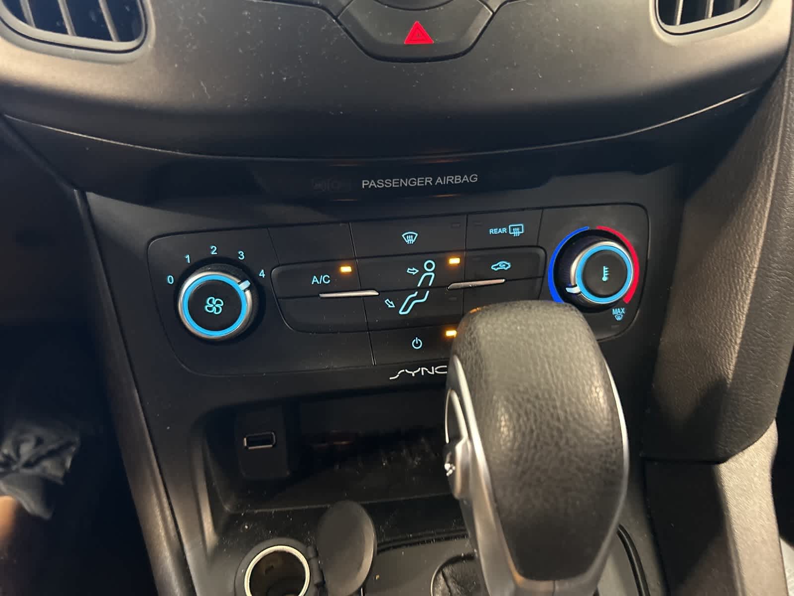 Thumbnail: 2015 Ford Focus - 28