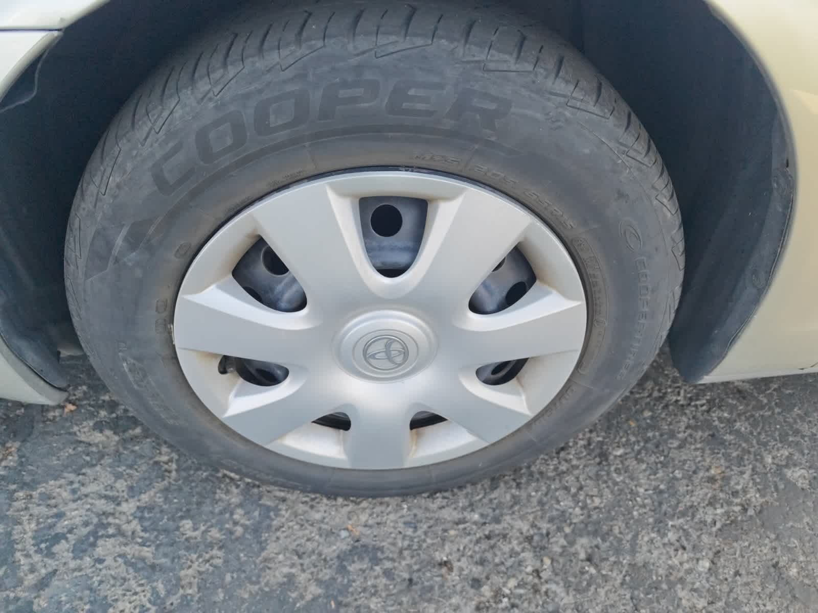 Thumbnail: 2004 Toyota Camry - 23