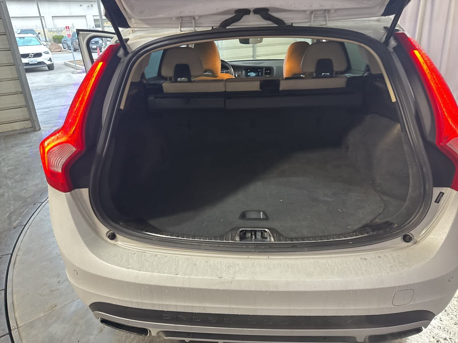 Thumbnail: 2015 Volvo S60 - 15