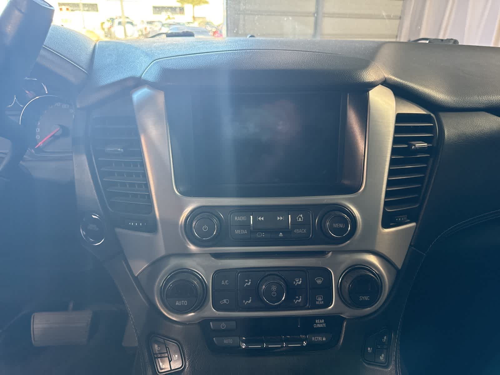 Thumbnail: 2019 GMC Yukon XL - 27