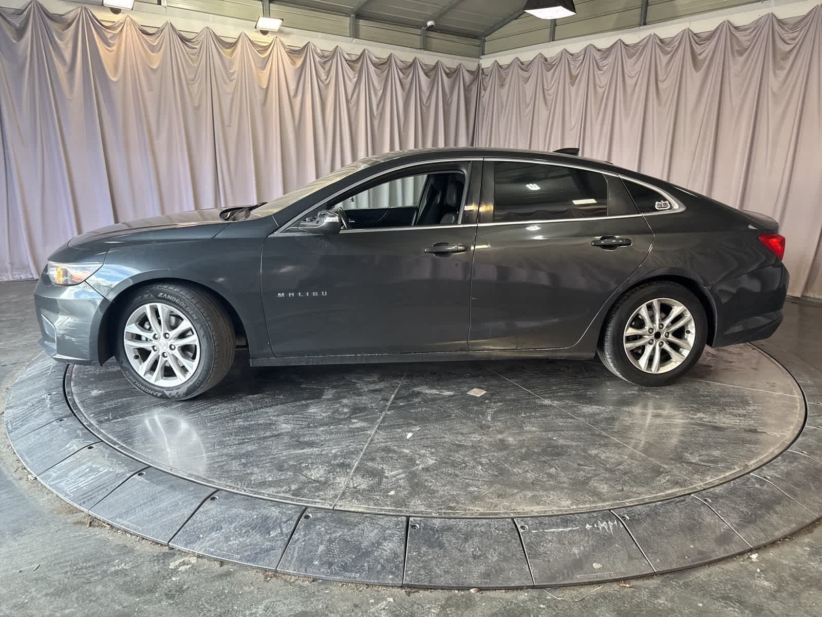 Thumbnail: 2017 Chevrolet Malibu - 7