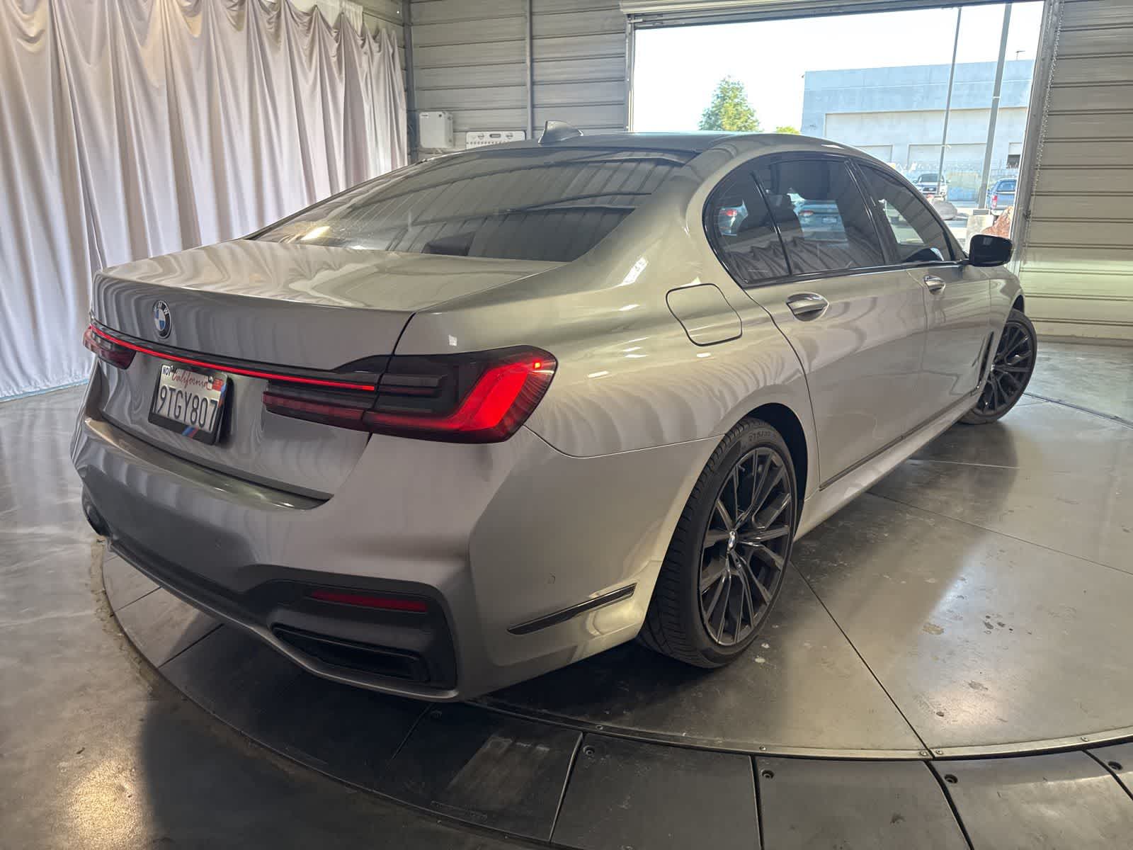 2022 BMW 740i photo 4