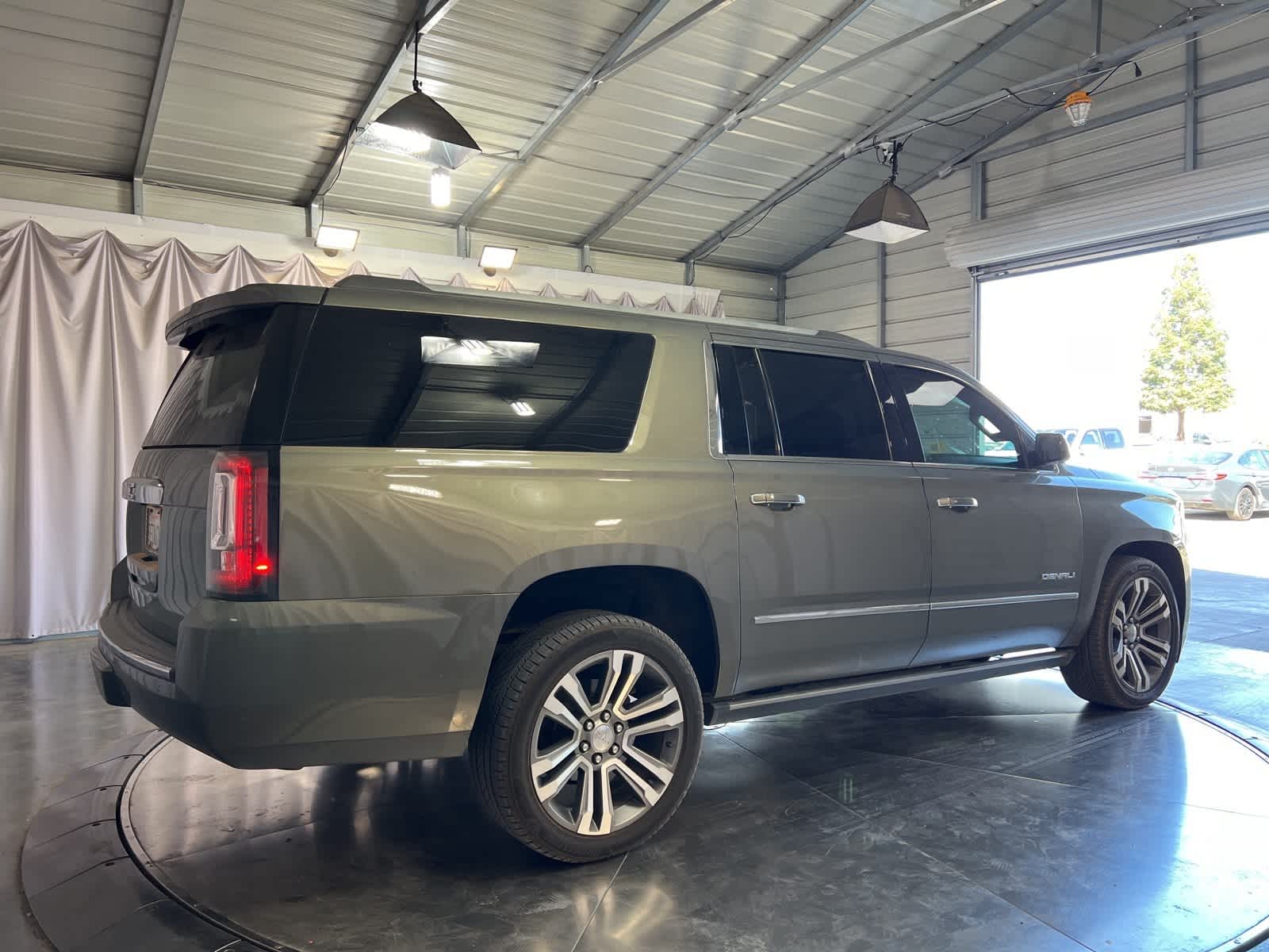 Thumbnail: 2018 GMC Yukon XL - 6