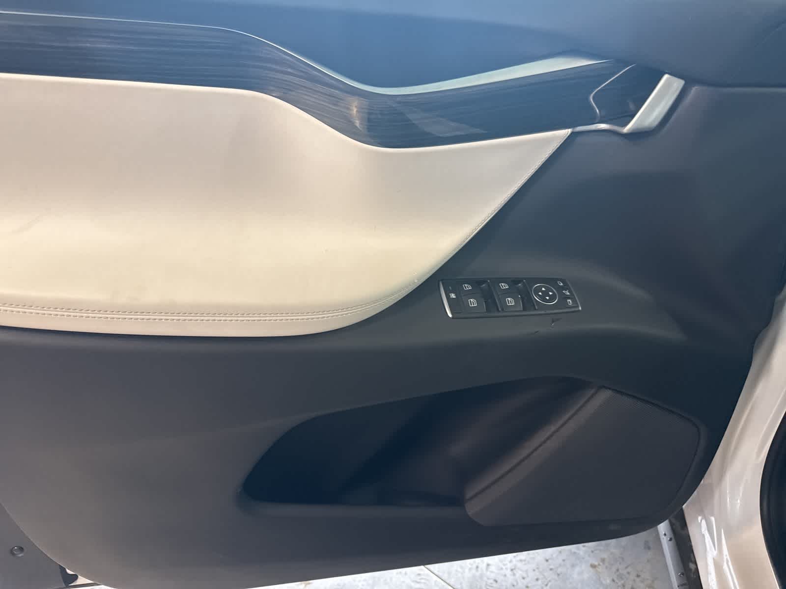 Thumbnail: 2016 Tesla Model X - 21