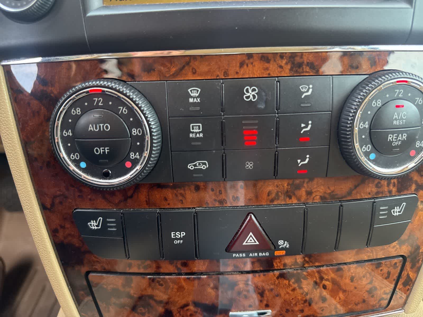 Thumbnail: 2011 Mercedes-Benz M-Class - 25