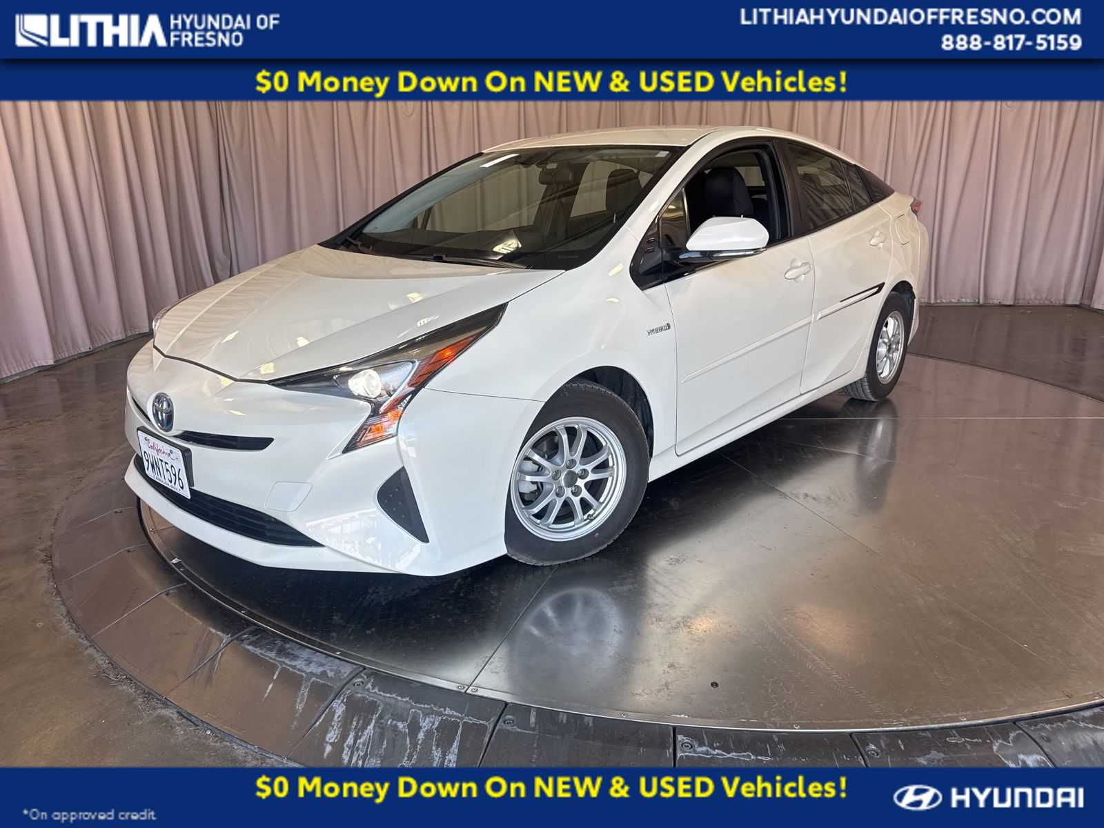 2016 Toyota Prius Three's photo