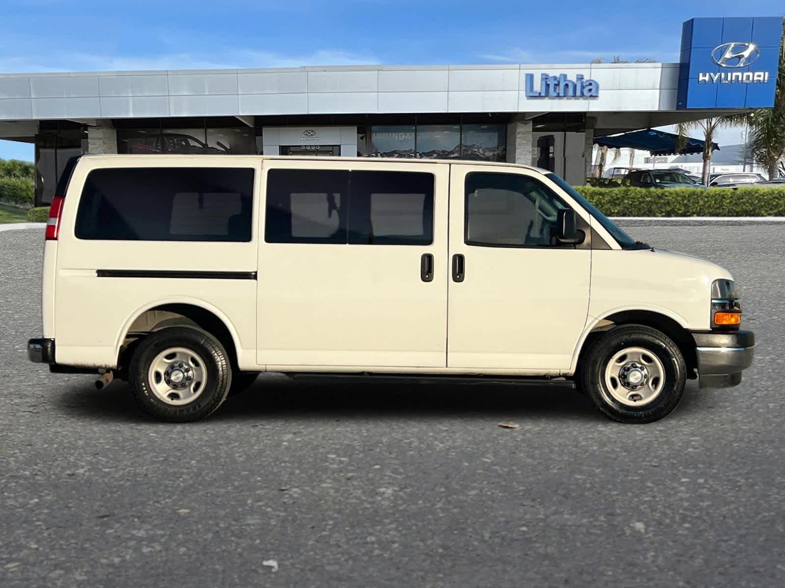 Thumbnail: 2017 Chevrolet Express - 9