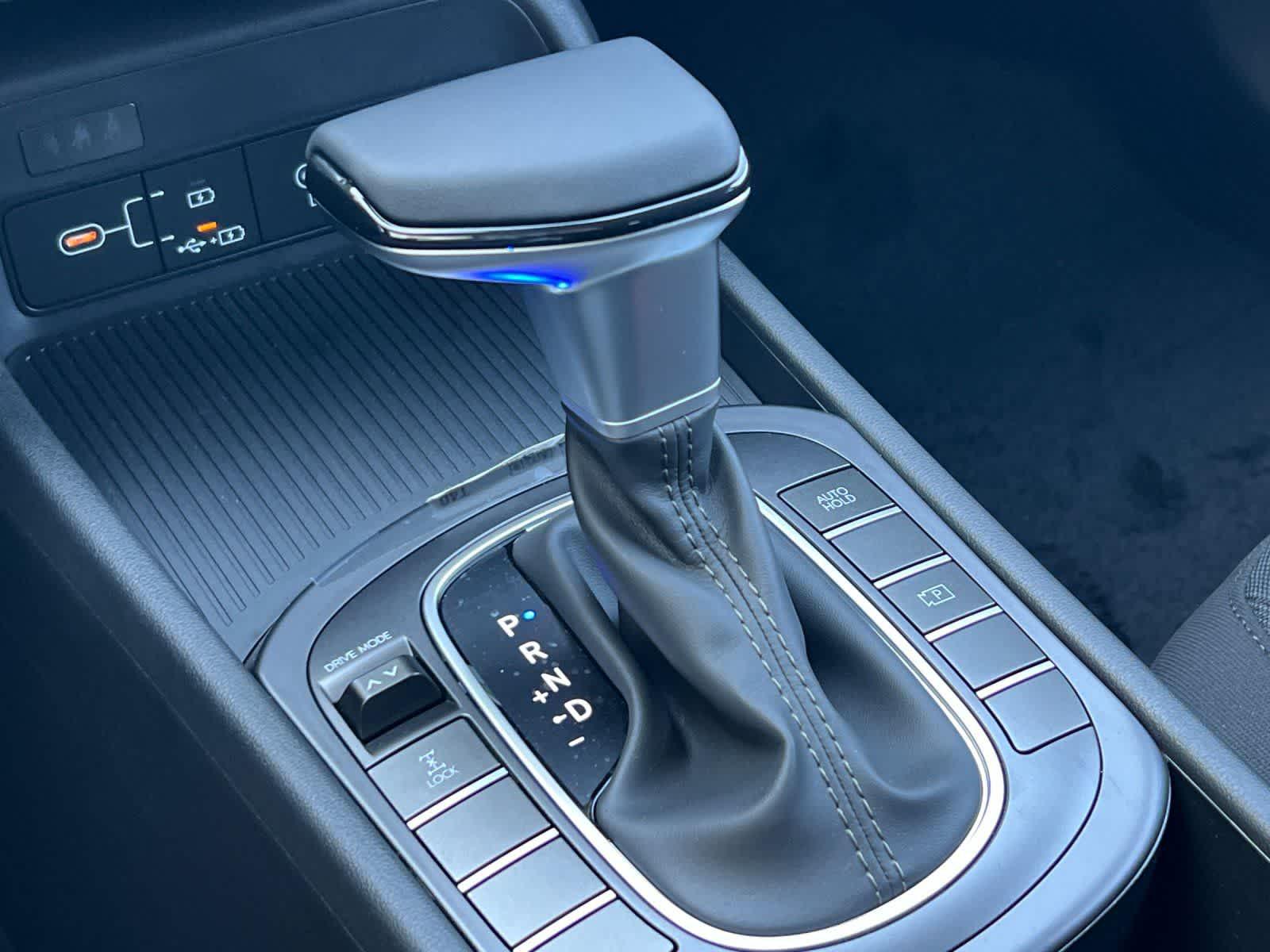 2025 Hyundai Kona SEL - Photo 20