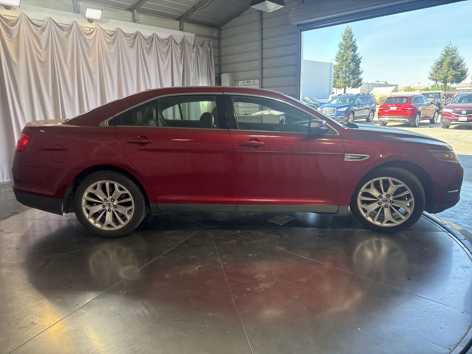 Thumbnail: 2018 Ford Taurus - 4